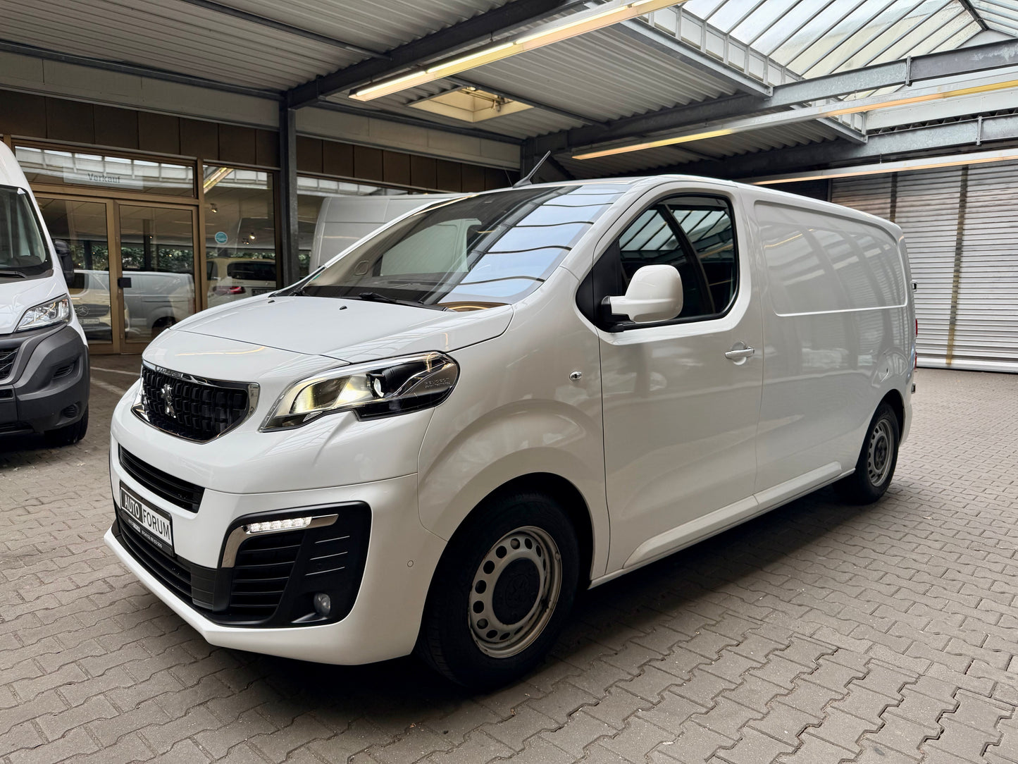 Peugeot Expert 2.0 D L2 PREMIUM AUTOMATIK AHK PDC NAVI