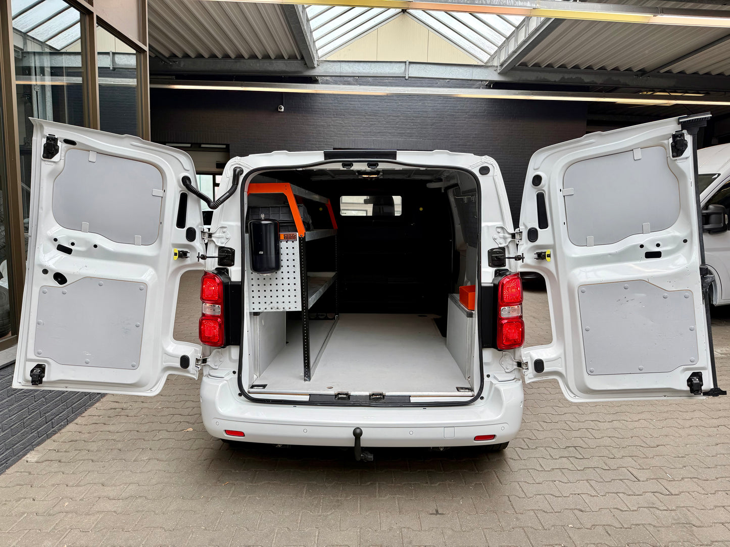 Peugeot Expert 2.0 D L2 PREMIUM AUTOMATIK AHK PDC NAVI