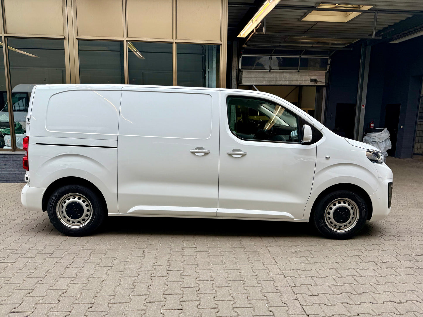 Peugeot Expert 2.0 D L2 PREMIUM AUTOMATIK AHK PDC NAVI