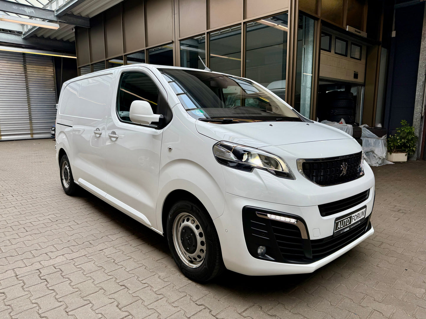 Peugeot Expert 2.0 D L2 PREMIUM AUTOMATIK AHK PDC NAVI