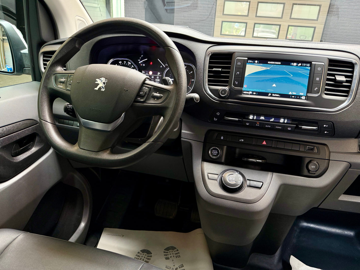 Peugeot Expert 2.0 D L2 PREMIUM AUTOMATIK AHK PDC NAVI