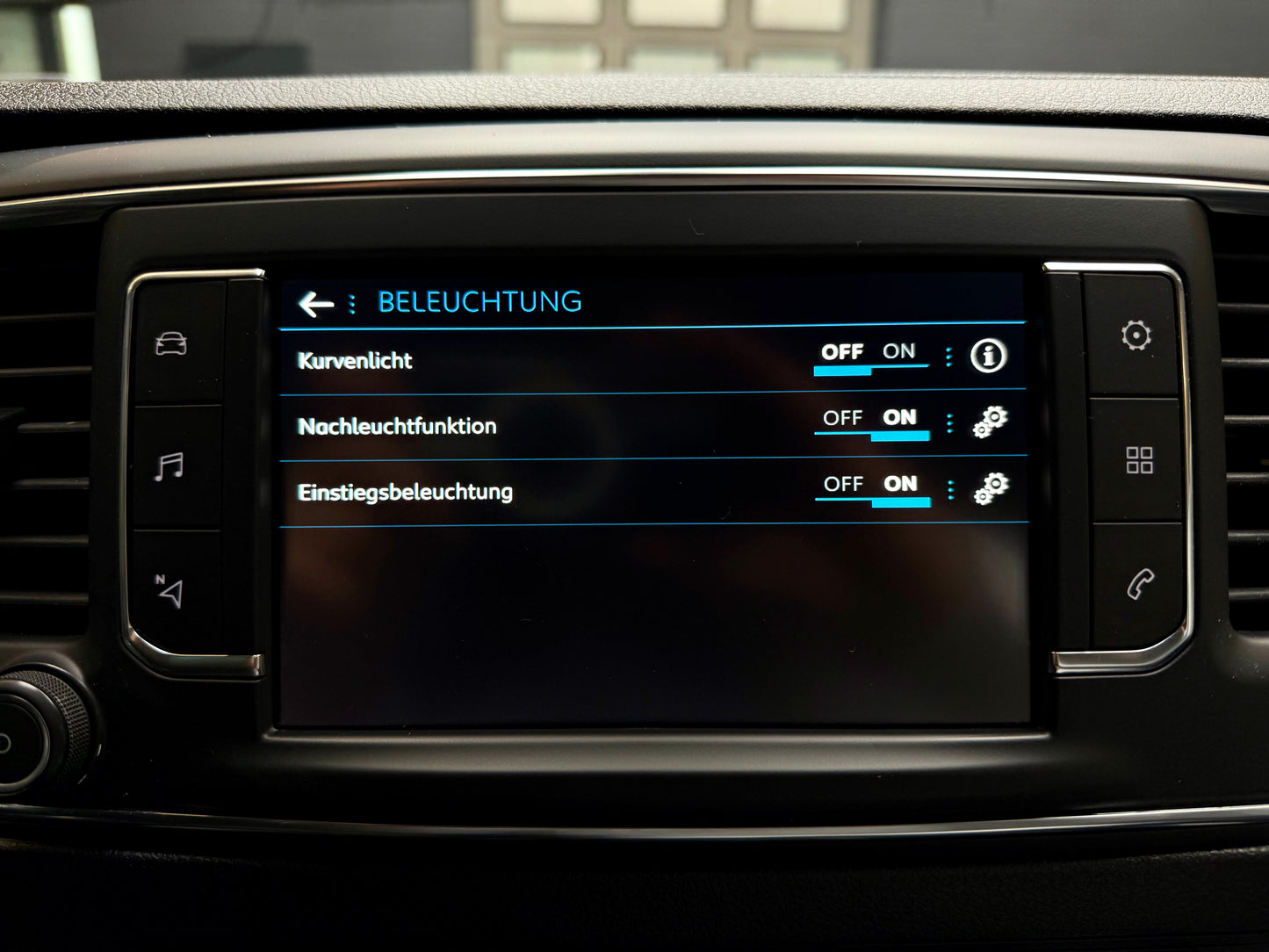 Peugeot Expert 2.0 D L2 PREMIUM AUTOMATIK AHK PDC NAVI
