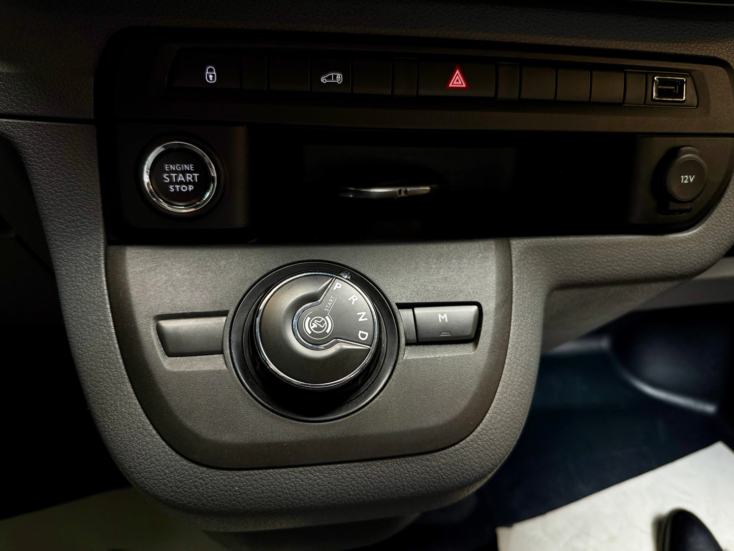 Peugeot Expert 2.0 D L2 PREMIUM AUTOMATIK AHK PDC NAVI