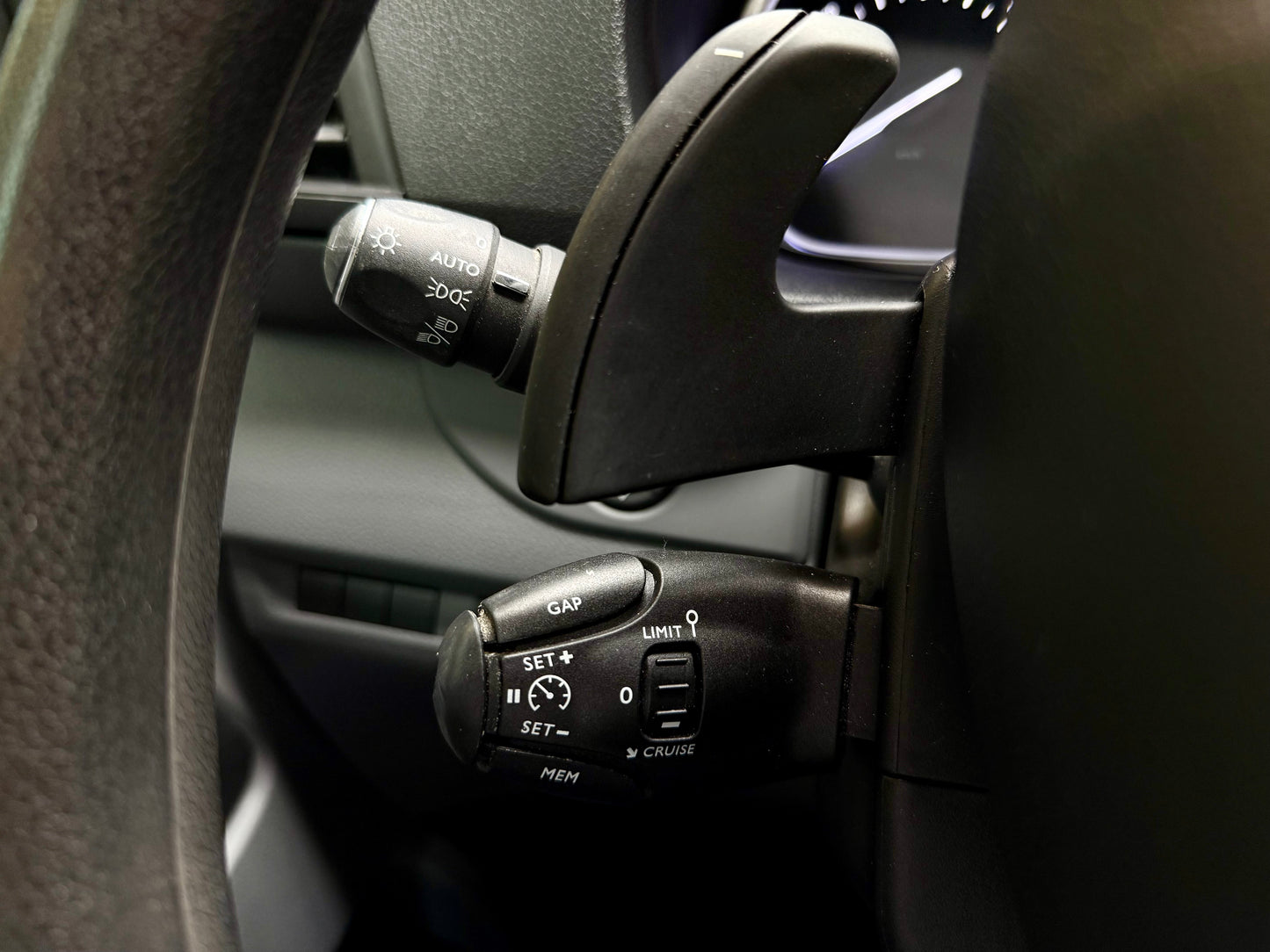 Peugeot Expert 2.0 D L2 PREMIUM AUTOMATIK AHK PDC NAVI