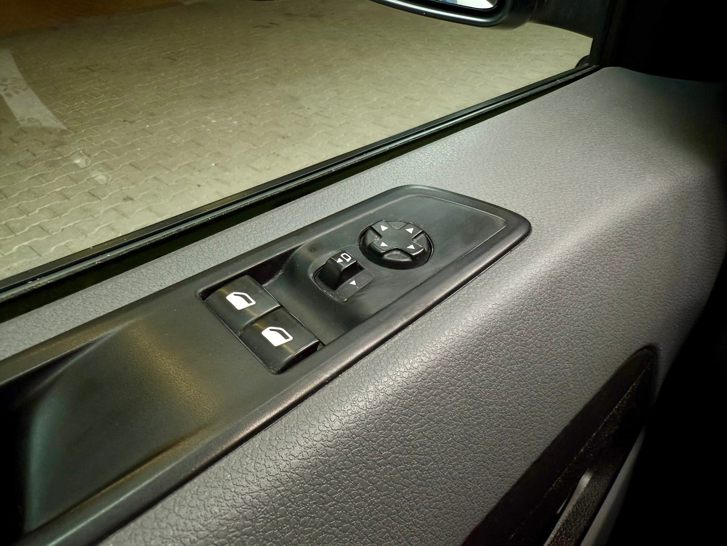 Peugeot Expert 2.0 D L2 PREMIUM AUTOMATIK AHK PDC NAVI