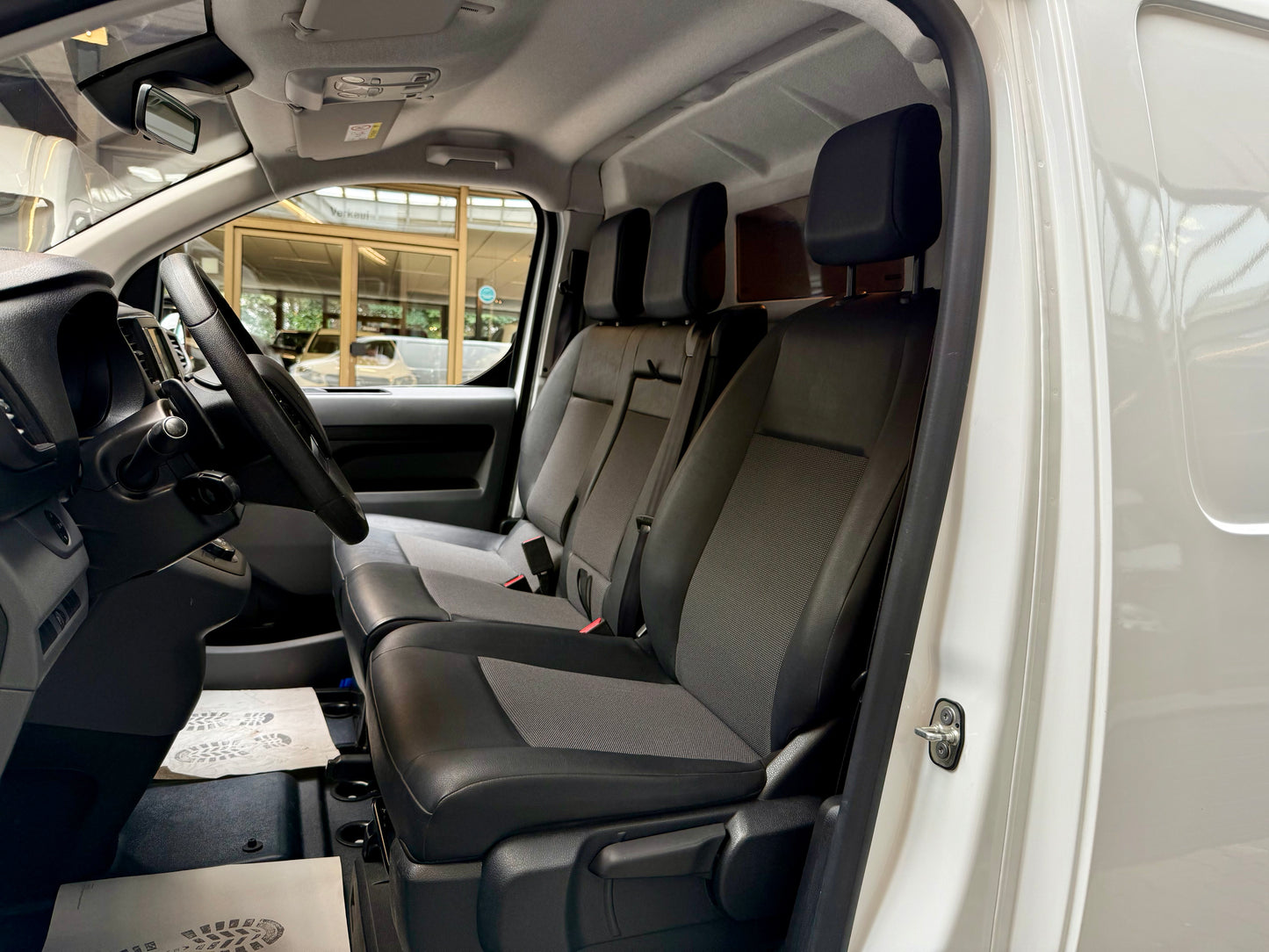 Peugeot Expert 2.0 D L2 PREMIUM AUTOMATIK AHK PDC NAVI