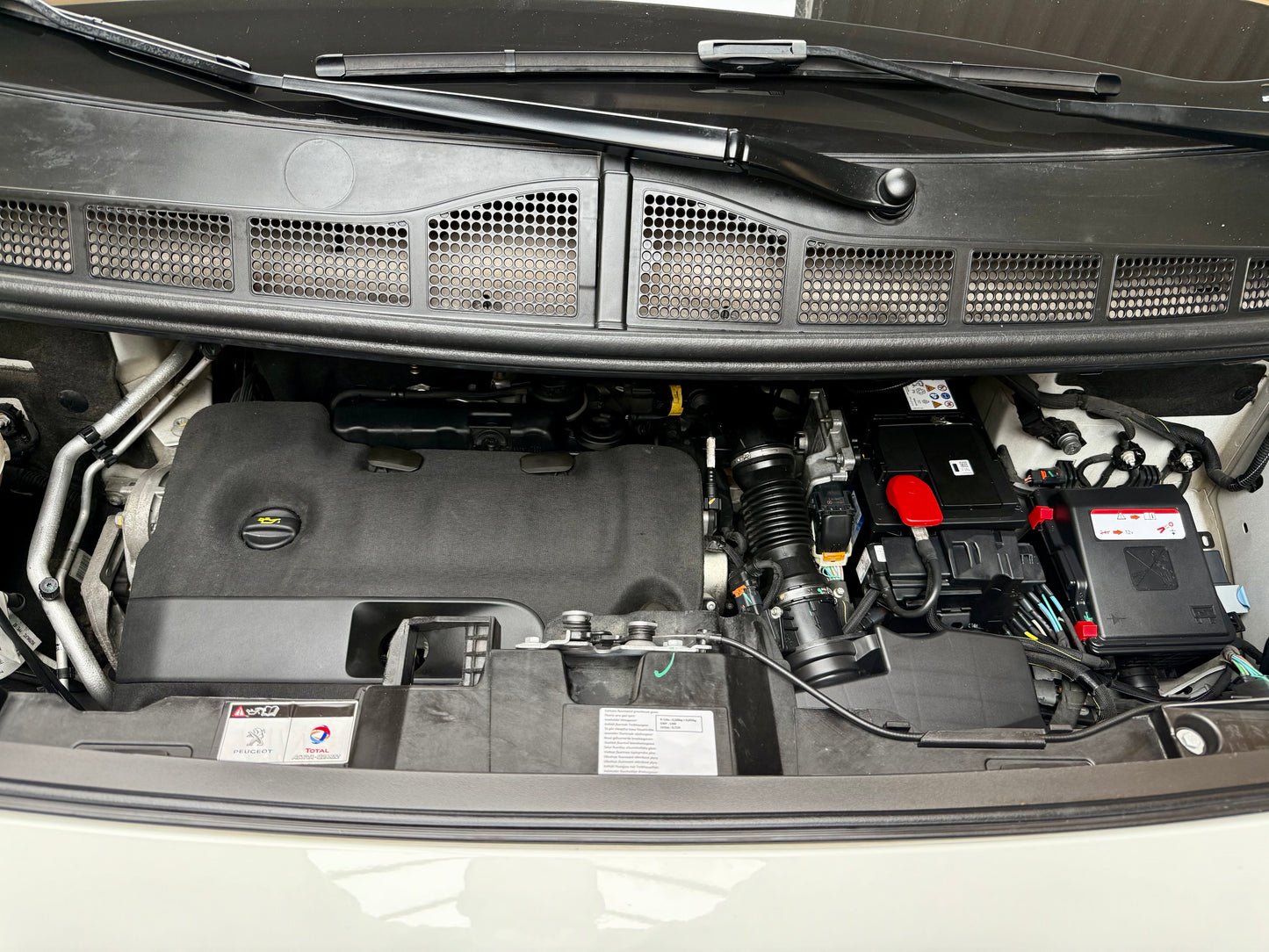 Peugeot Expert 2.0 D L2 PREMIUM AUTOMATIK AHK PDC NAVI