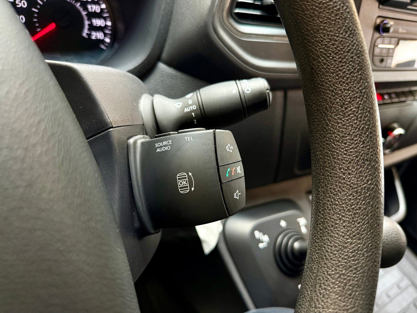 Nissan NV400 2.3 dCi L3H2 3,5t AUTOMATIK KLIMA CAM TEMP
