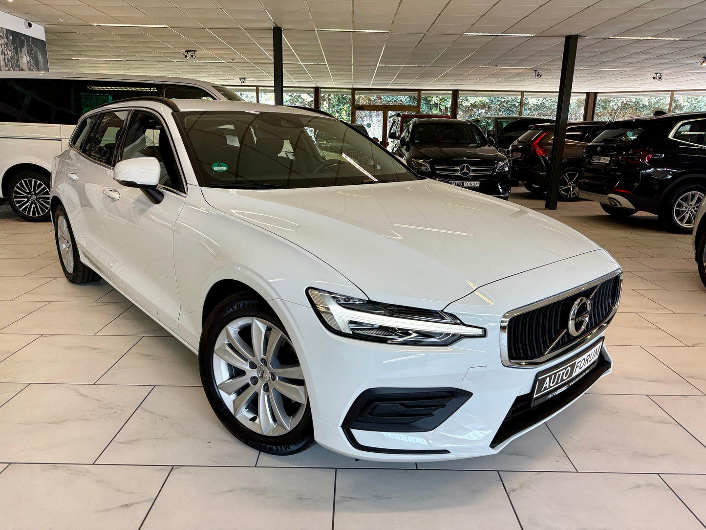 Volvo V60 2.0 B4 AUT LED NAVI KAMERA AHK SHZ PDC