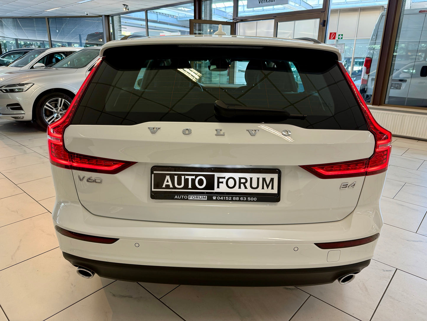 Volvo V60 2.0 B4 AUT LED NAVI KAMERA AHK SHZ PDC