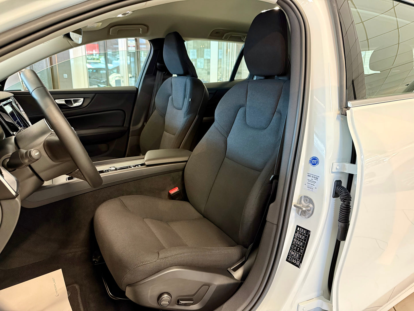 Volvo V60 2.0 B4 AUT LED NAVI KAMERA AHK SHZ PDC