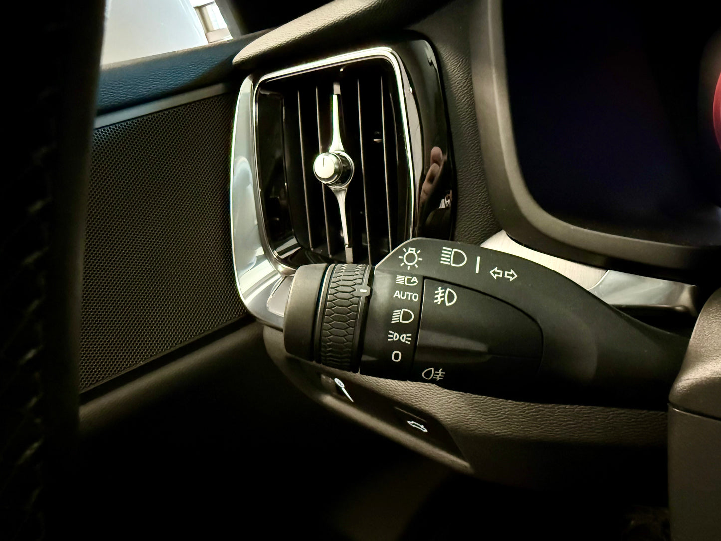 Volvo V60 2.0 B4 AUT LED NAVI KAMERA AHK SHZ PDC
