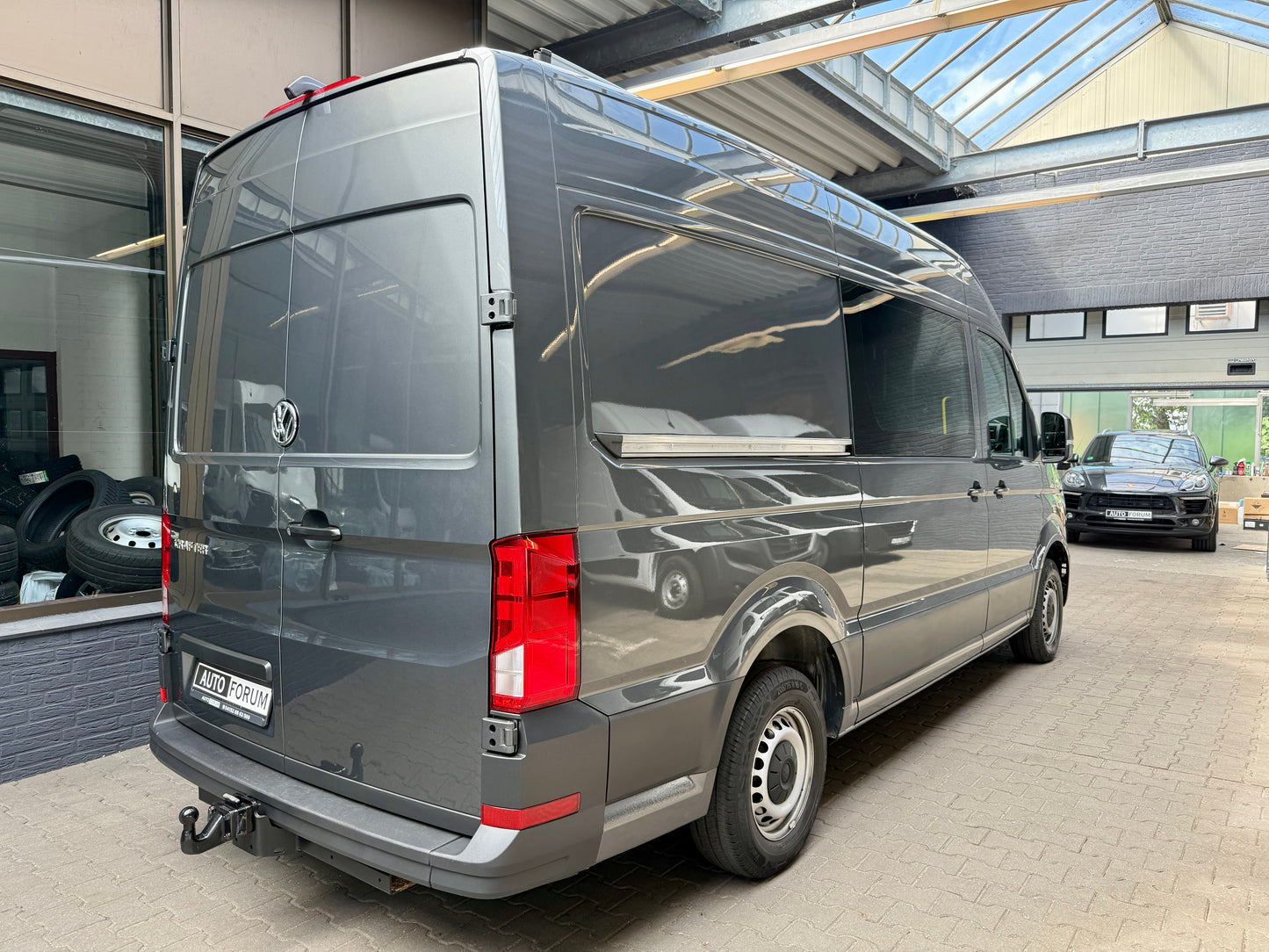 Volkswagen Crafter 2.0 TDI L3H3 NAVI AHK KLIMA SHZ CAM 3,5t