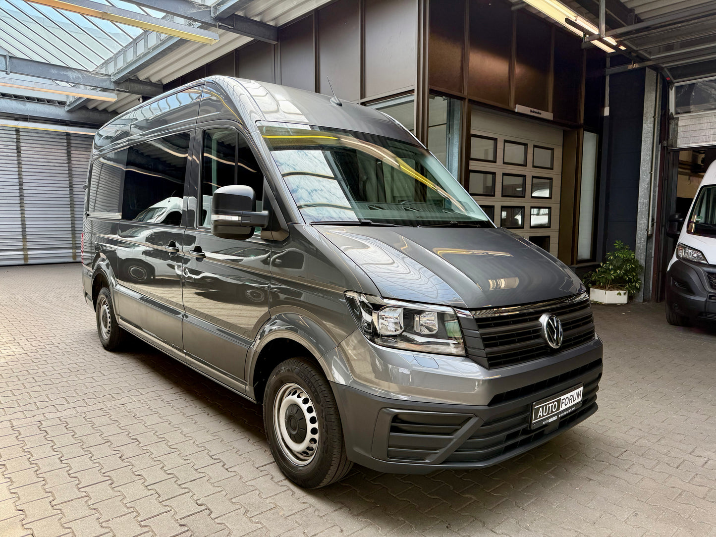 Volkswagen Crafter 2.0 TDI L3H3 NAVI AHK KLIMA SHZ CAM 3,5t