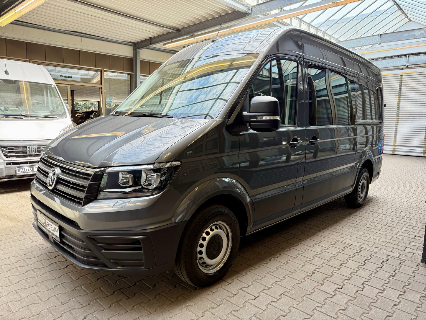 Volkswagen Crafter 2.0 TDI L3H3 NAVI AHK KLIMA SHZ CAM 3,5t