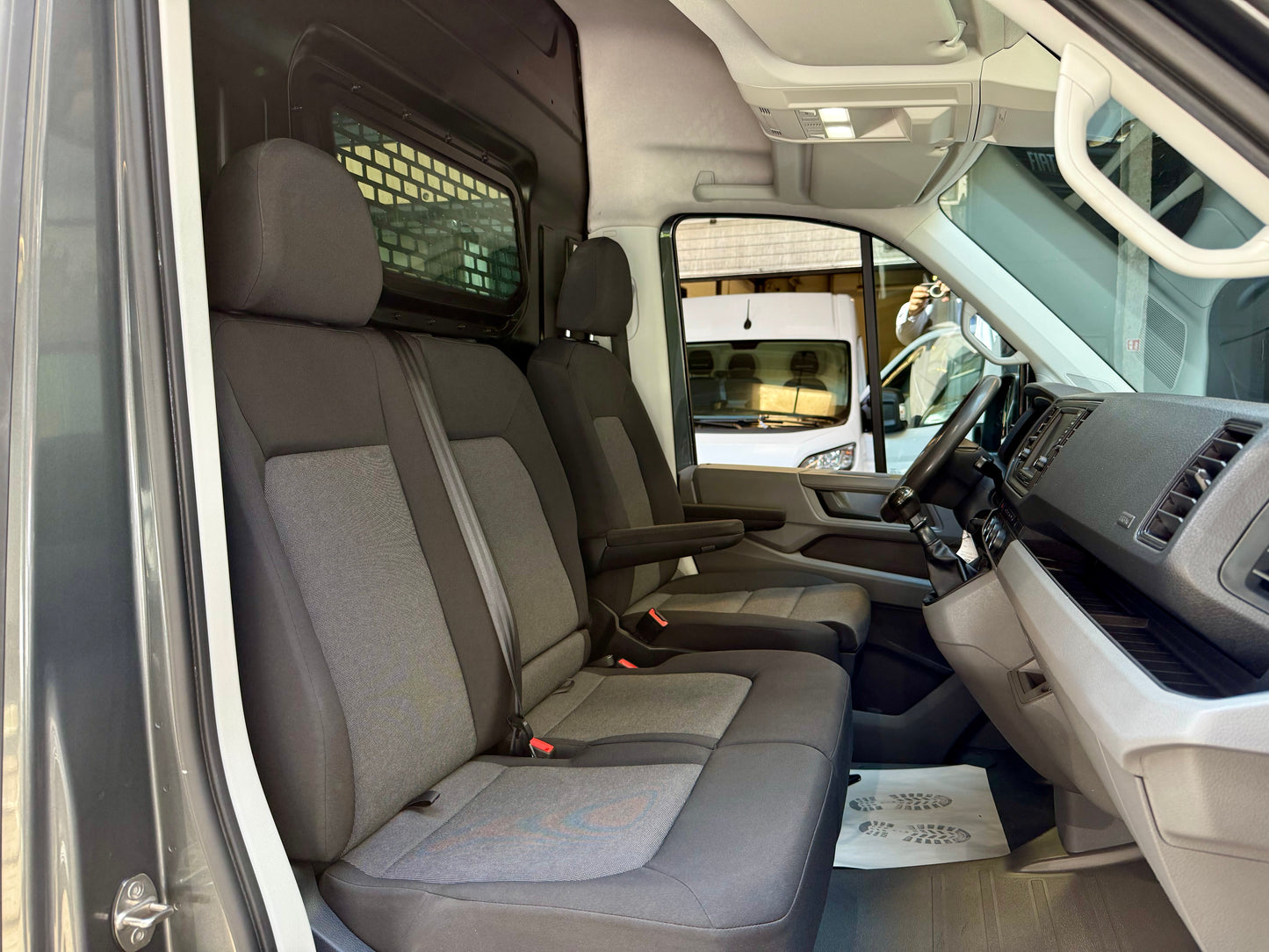 Volkswagen Crafter 2.0 TDI L3H3 NAVI AHK KLIMA SHZ CAM 3,5t