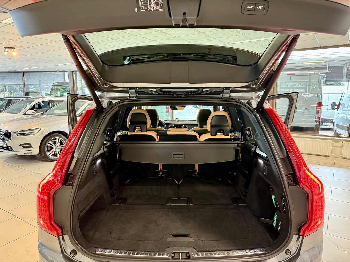 Volvo XC90 D5 AWD INSCRIPTION 7STZ AHK B&W PANO HEADUP