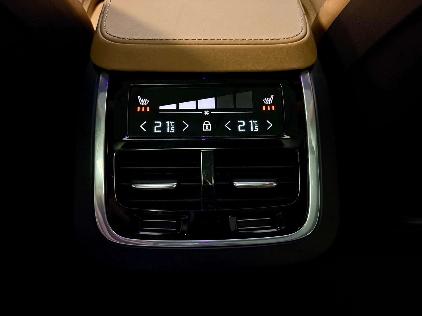 Volvo XC90 D5 AWD INSCRIPTION 7STZ AHK B&W PANO HEADUP