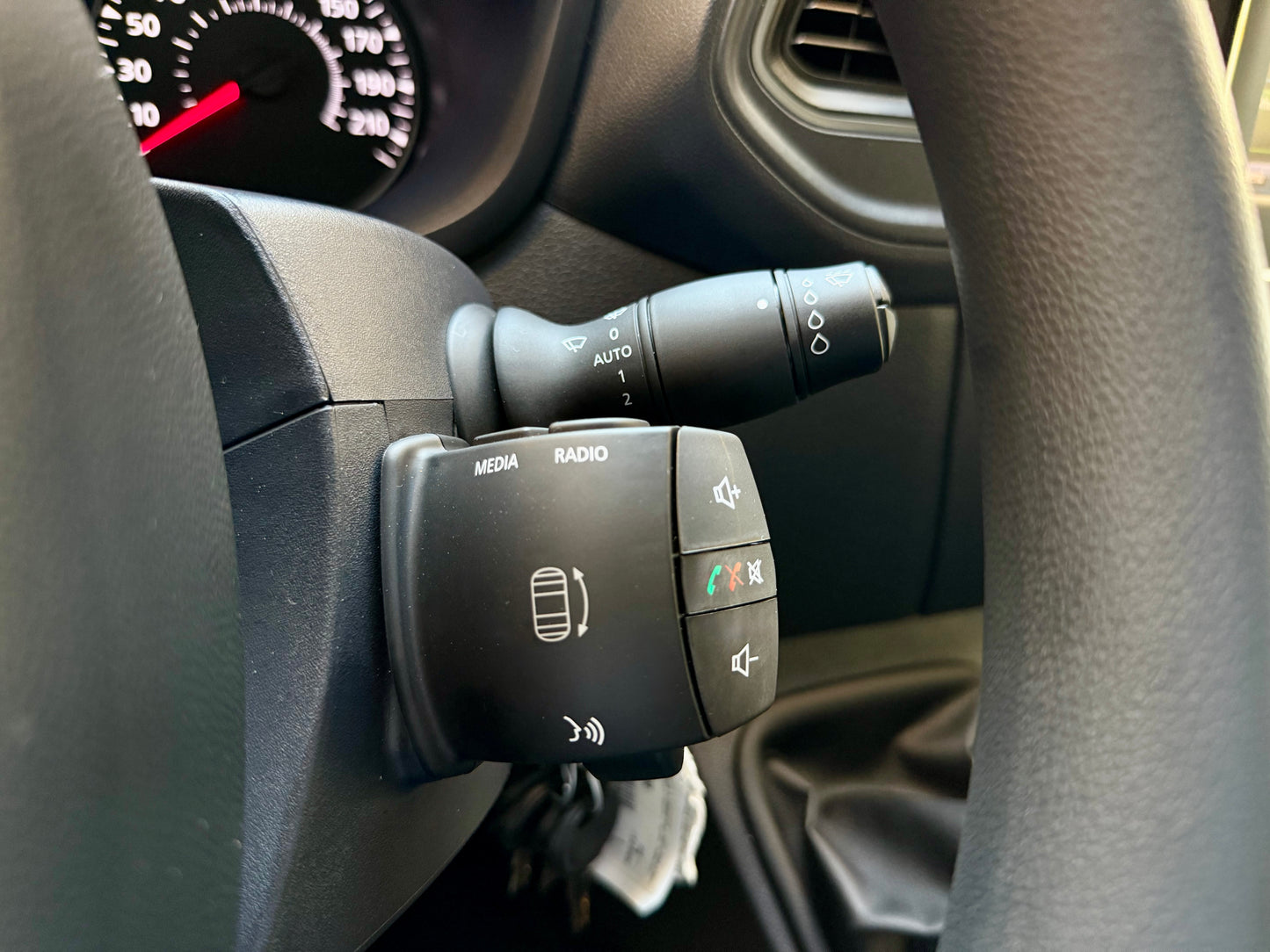 Renault Master 2.3 dCi L2H2 KLIMA NAVI CAM TEMPOMAT 3STZ