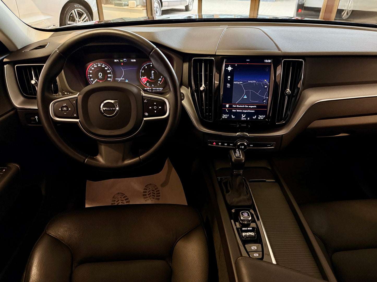 Volvo XC60 T5 AWD LEDER AHK NAVI PDC LED SHZ CAM DAB