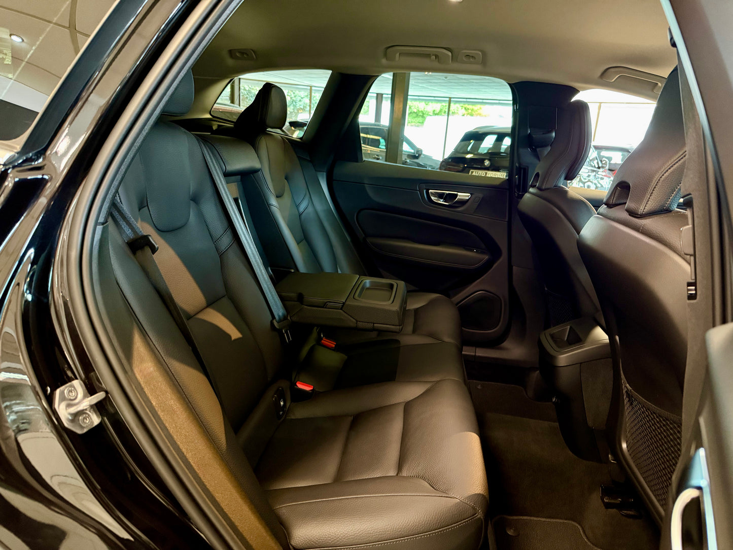 Volvo XC60 T5 AWD LEDER AHK NAVI PDC LED SHZ CAM DAB