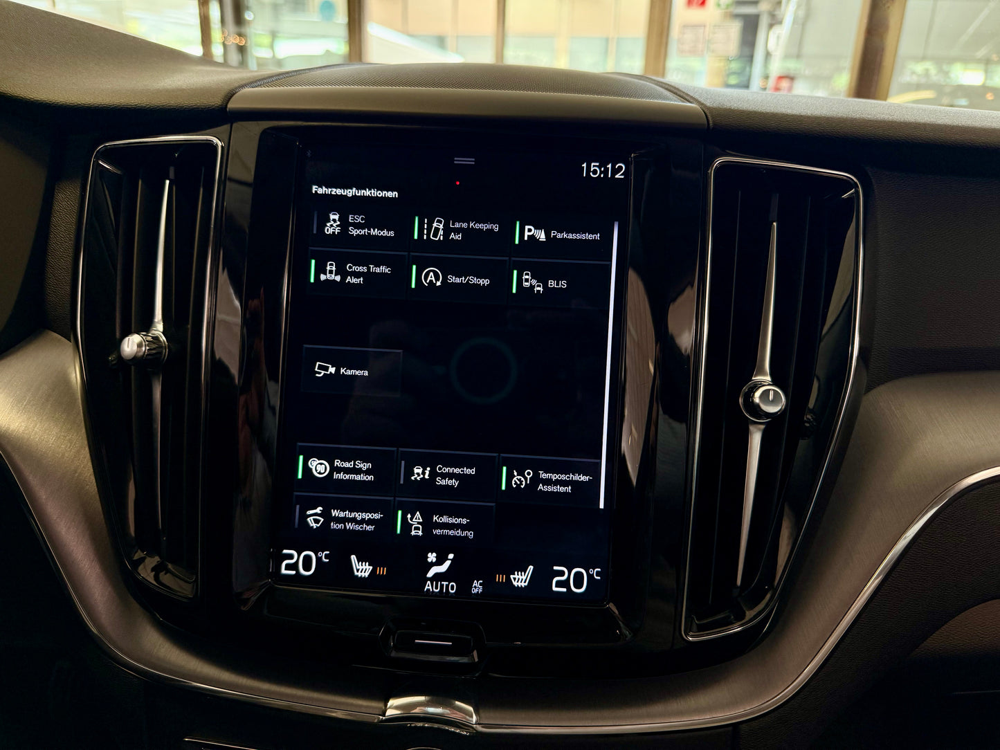 Volvo XC60 T5 AWD LEDER AHK NAVI PDC LED SHZ CAM DAB