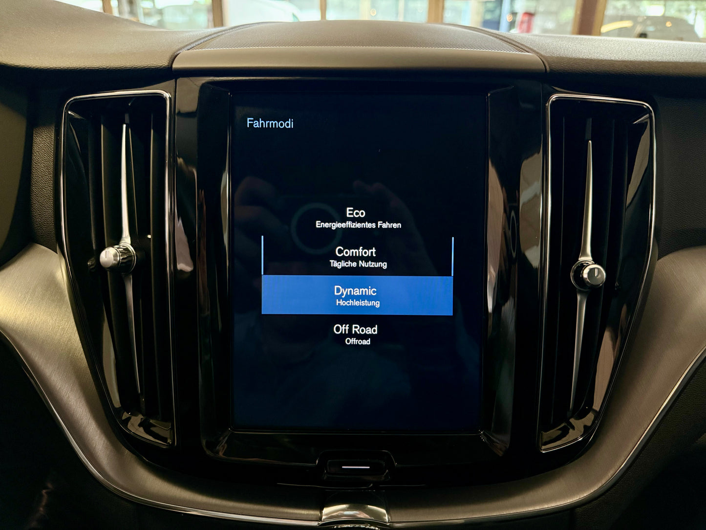 Volvo XC60 T5 AWD LEDER AHK NAVI PDC LED SHZ CAM DAB