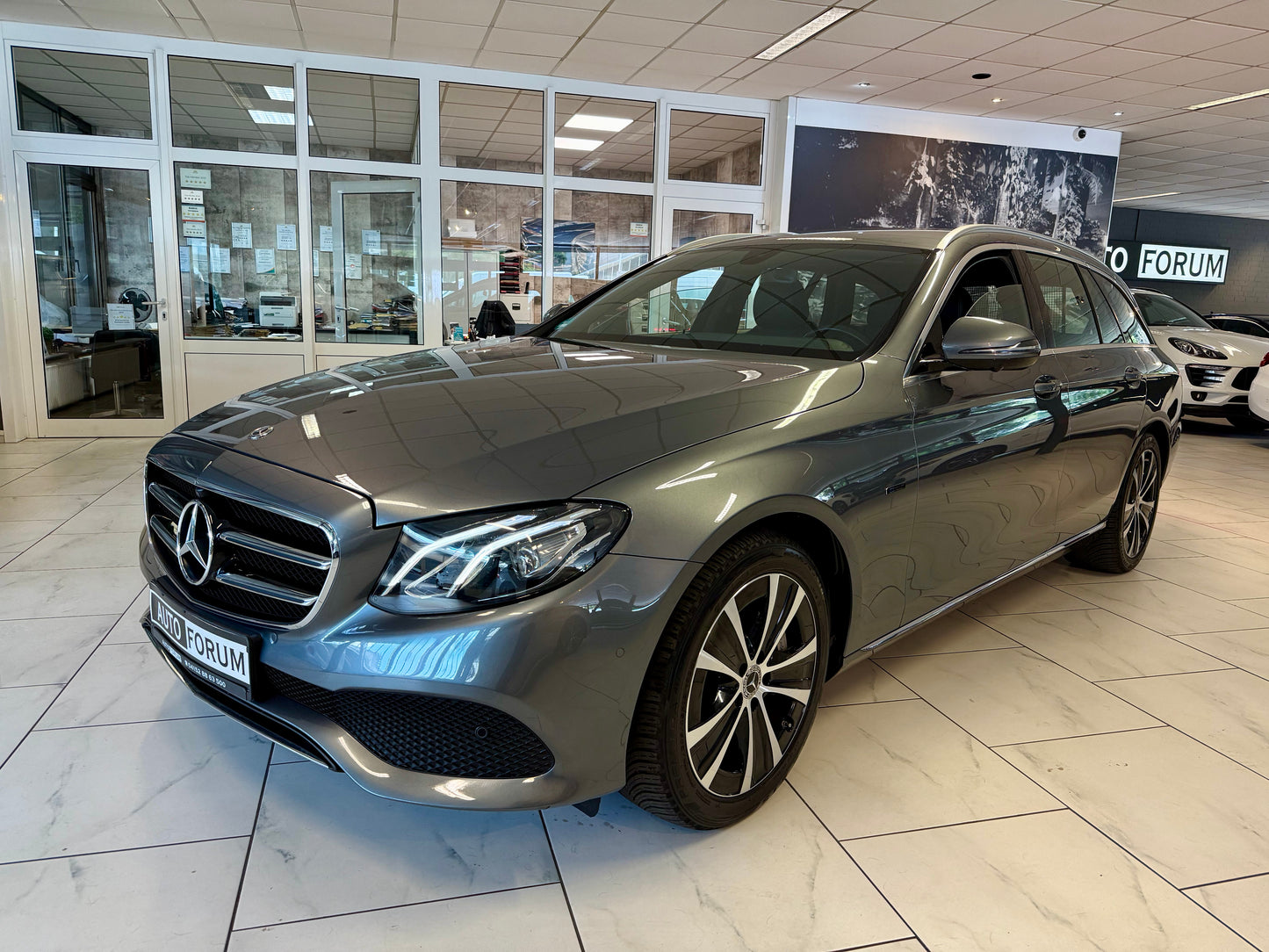 Mercedes-Benz E 300 de T LEDER MEMORY 360CAM SHZ NAVI LEDER