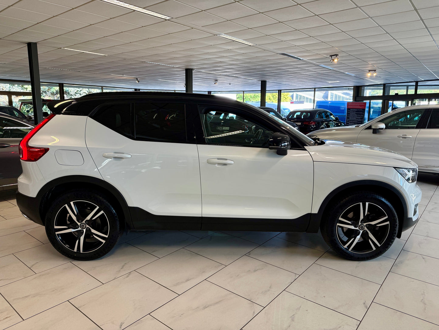 Volvo XC40 T4 AWD R-DESIGN LEDER AHK H/K MEMORY KAMERA