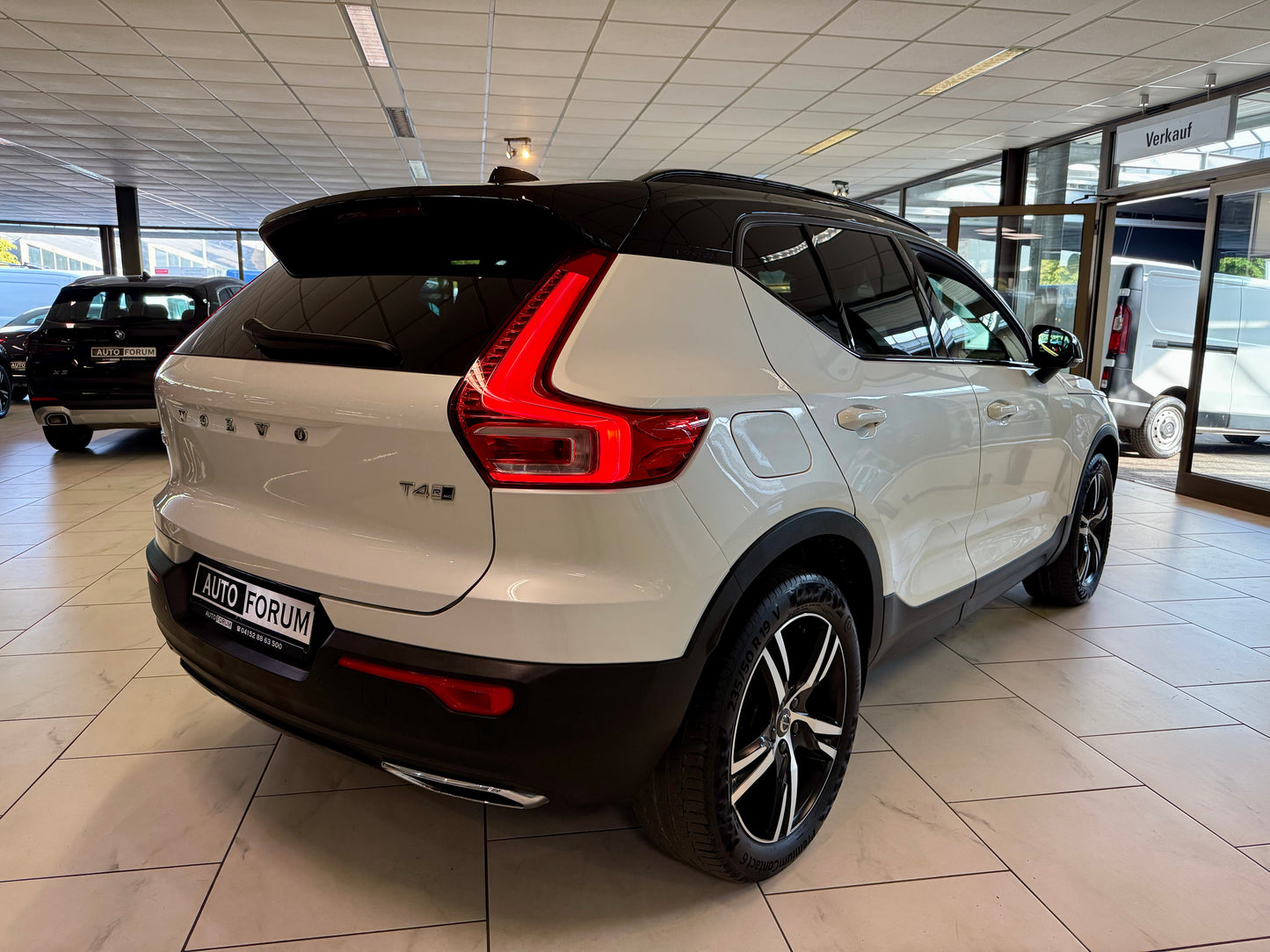 Volvo XC40 T4 AWD R-DESIGN LEDER AHK H/K MEMORY KAMERA