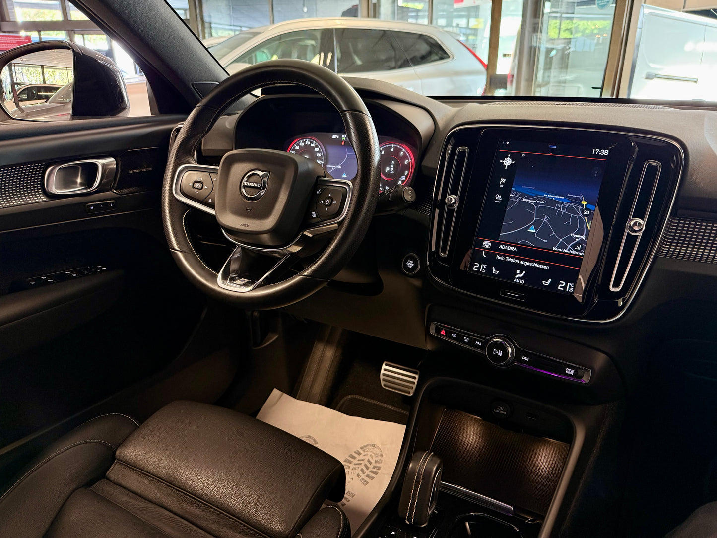 Volvo XC40 T4 AWD R-DESIGN LEDER AHK H/K MEMORY KAMERA