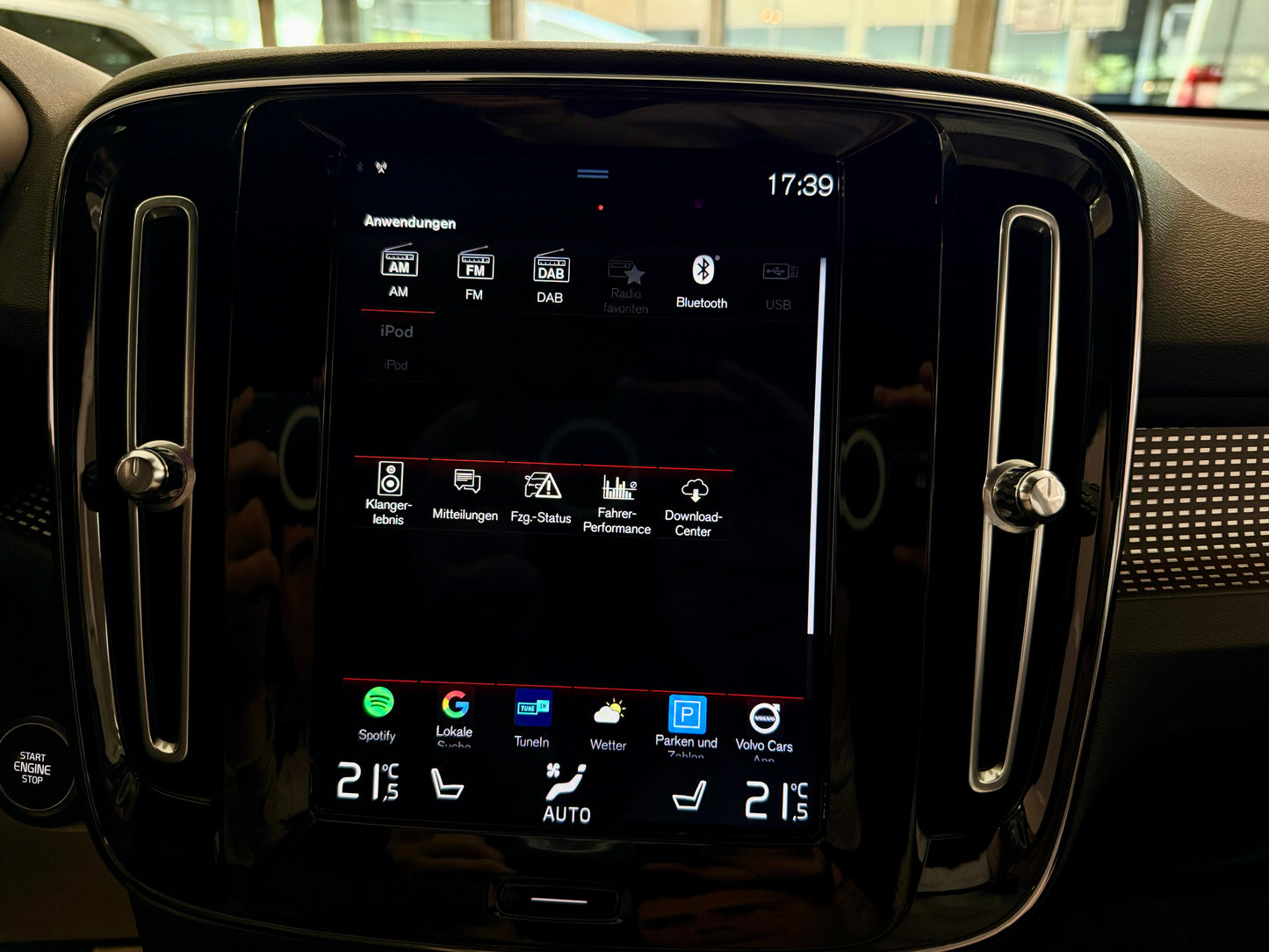 Volvo XC40 T4 AWD R-DESIGN LEDER AHK H/K MEMORY KAMERA