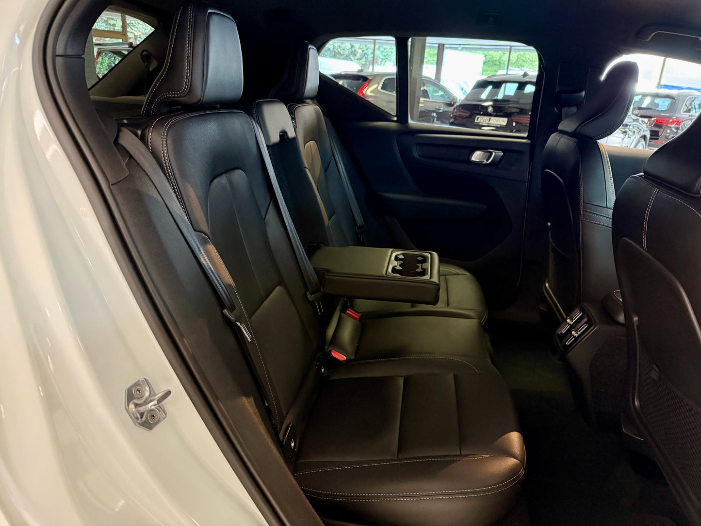 Volvo XC40 T4 AWD R-DESIGN LEDER AHK H/K MEMORY KAMERA
