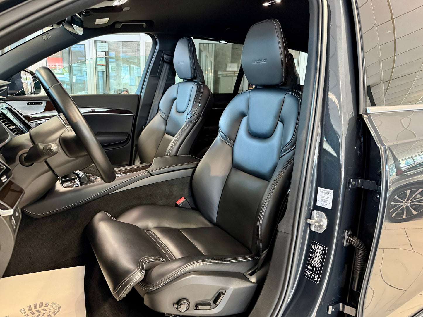 Volvo XC90 D5 AWD INSCRIPTION 7SITZ B&W MEMORY HEAD-UP