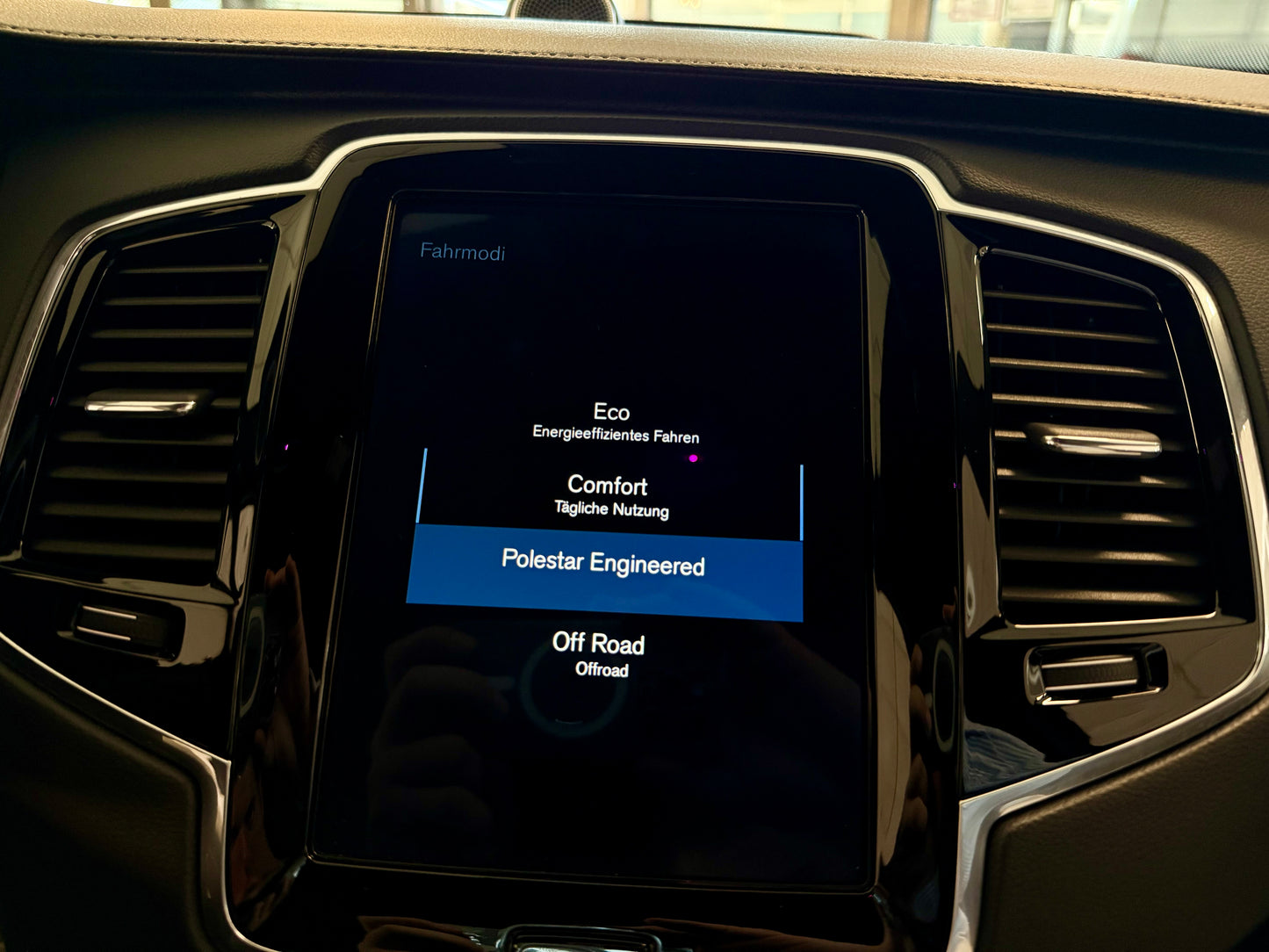 Volvo XC90 D5 AWD INSCRIPTION 7SITZ B&W MEMORY HEAD-UP