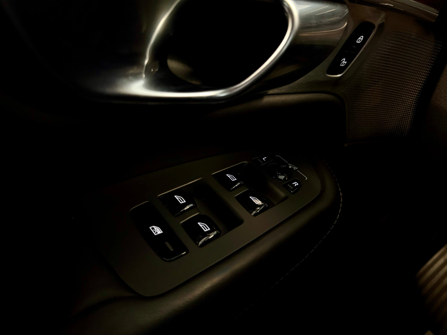 Volvo XC90 D5 AWD INSCRIPTION 7SITZ B&W MEMORY HEAD-UP