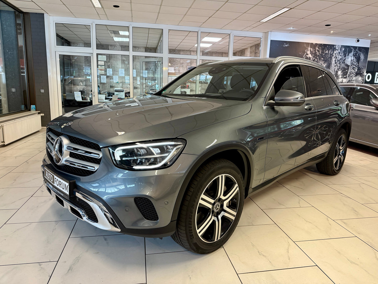 Mercedes-Benz GLC 300 de 4M AMG-LINE DIGITACHO LEDER NAVI CAM