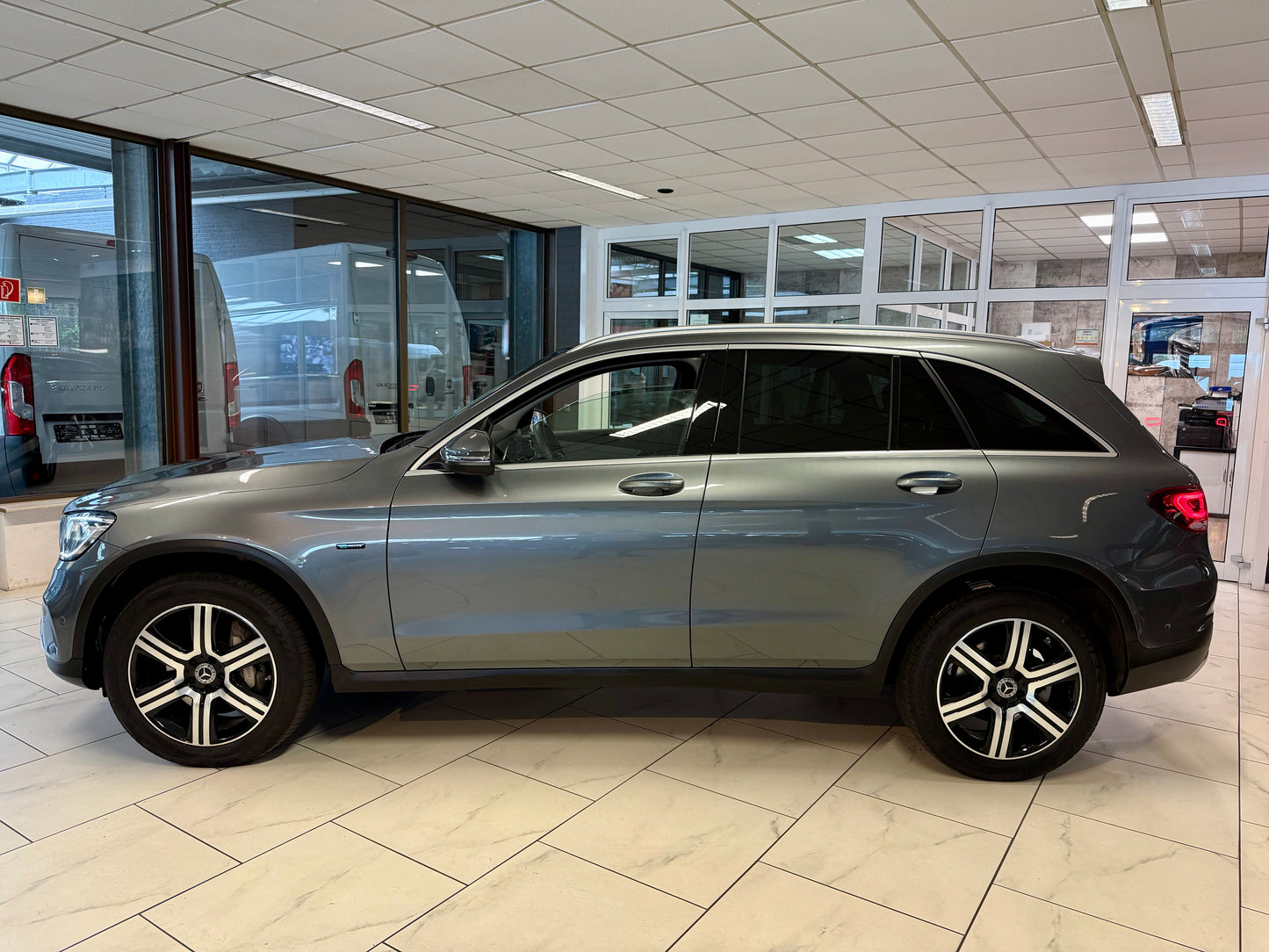 Mercedes-Benz GLC 300 de 4M AMG-LINE DIGITACHO LEDER NAVI CAM