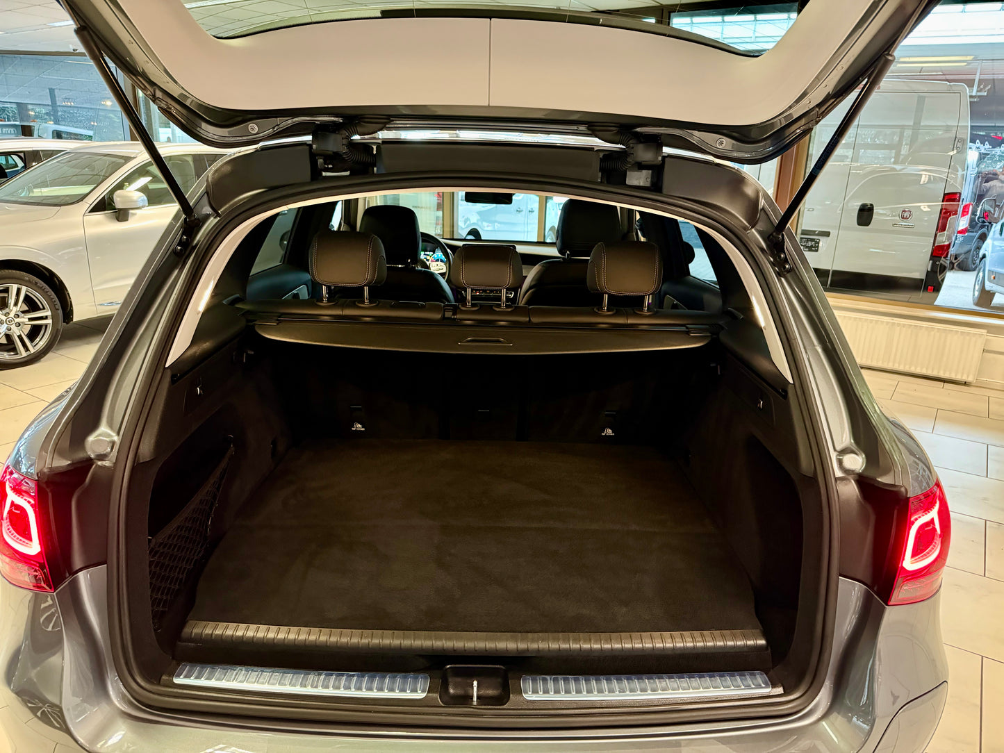 Mercedes-Benz GLC 300 de 4M AMG-LINE DIGITACHO LEDER NAVI CAM