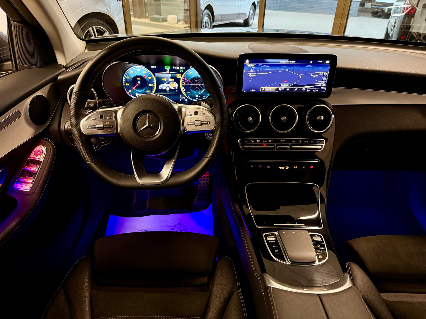 Mercedes-Benz GLC 300 de 4M AMG-LINE DIGITACHO LEDER NAVI CAM