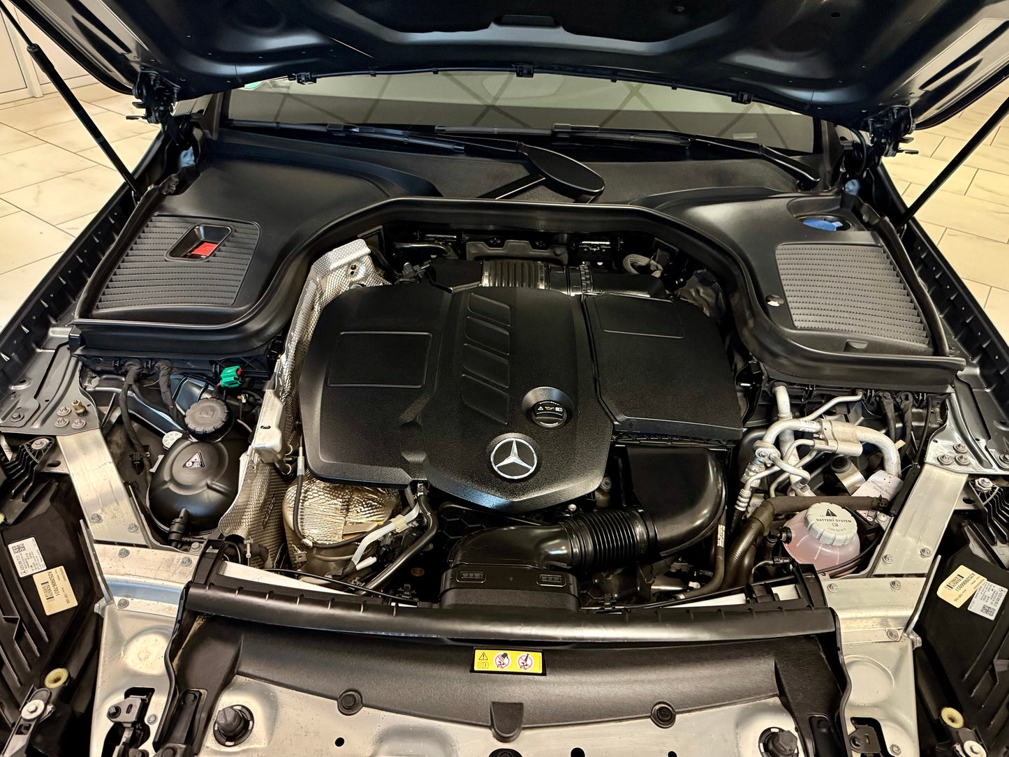 Mercedes-Benz GLC 300 de 4M AMG-LINE DIGITACHO LEDER NAVI CAM