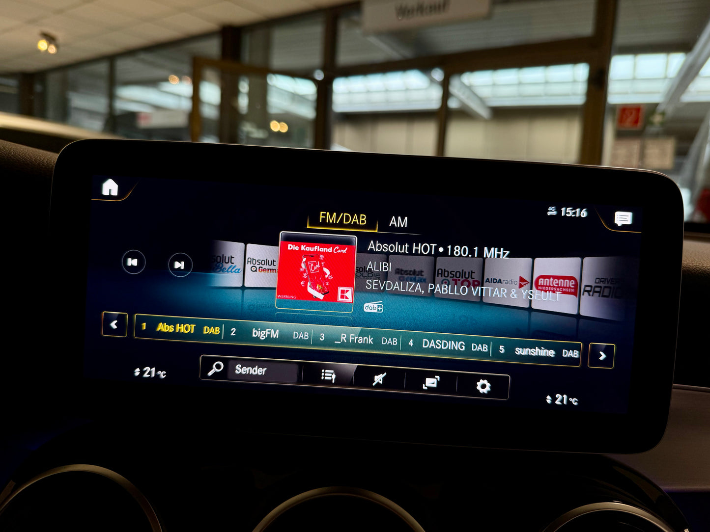 Mercedes-Benz GLC 300 de 4M AMG-LINE DIGITACHO LEDER NAVI CAM