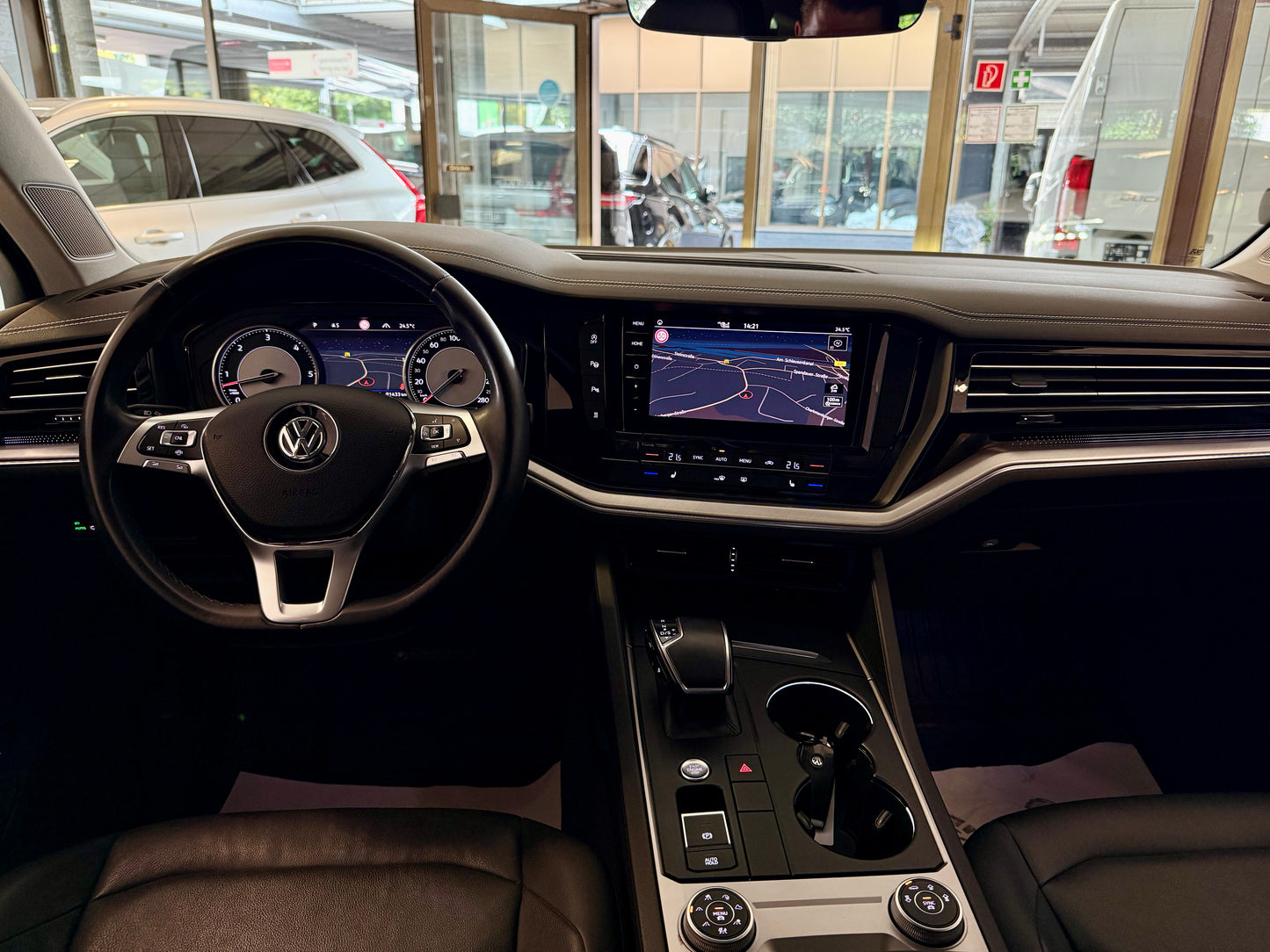 Volkswagen Touareg 3.0 TDI 4M R-LINE BLACK AHK NAVI LED STANDHEIZUNG