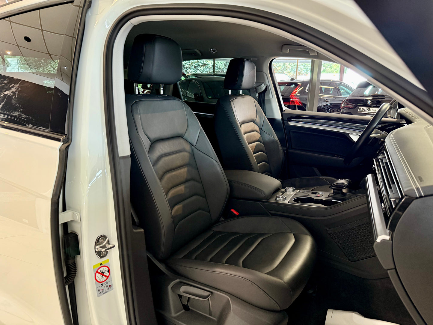 Volkswagen Touareg 3.0 TDI 4M R-LINE BLACK AHK NAVI LED STANDHEIZUNG