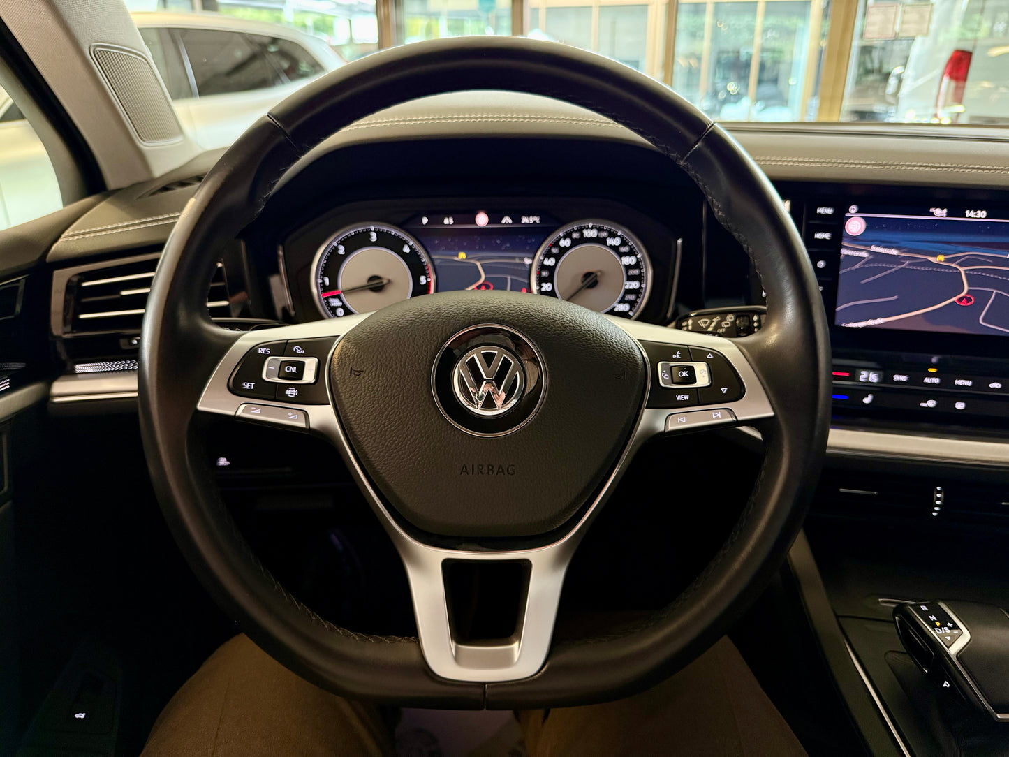 Volkswagen Touareg 3.0 TDI 4M R-LINE BLACK AHK NAVI LED STANDHEIZUNG