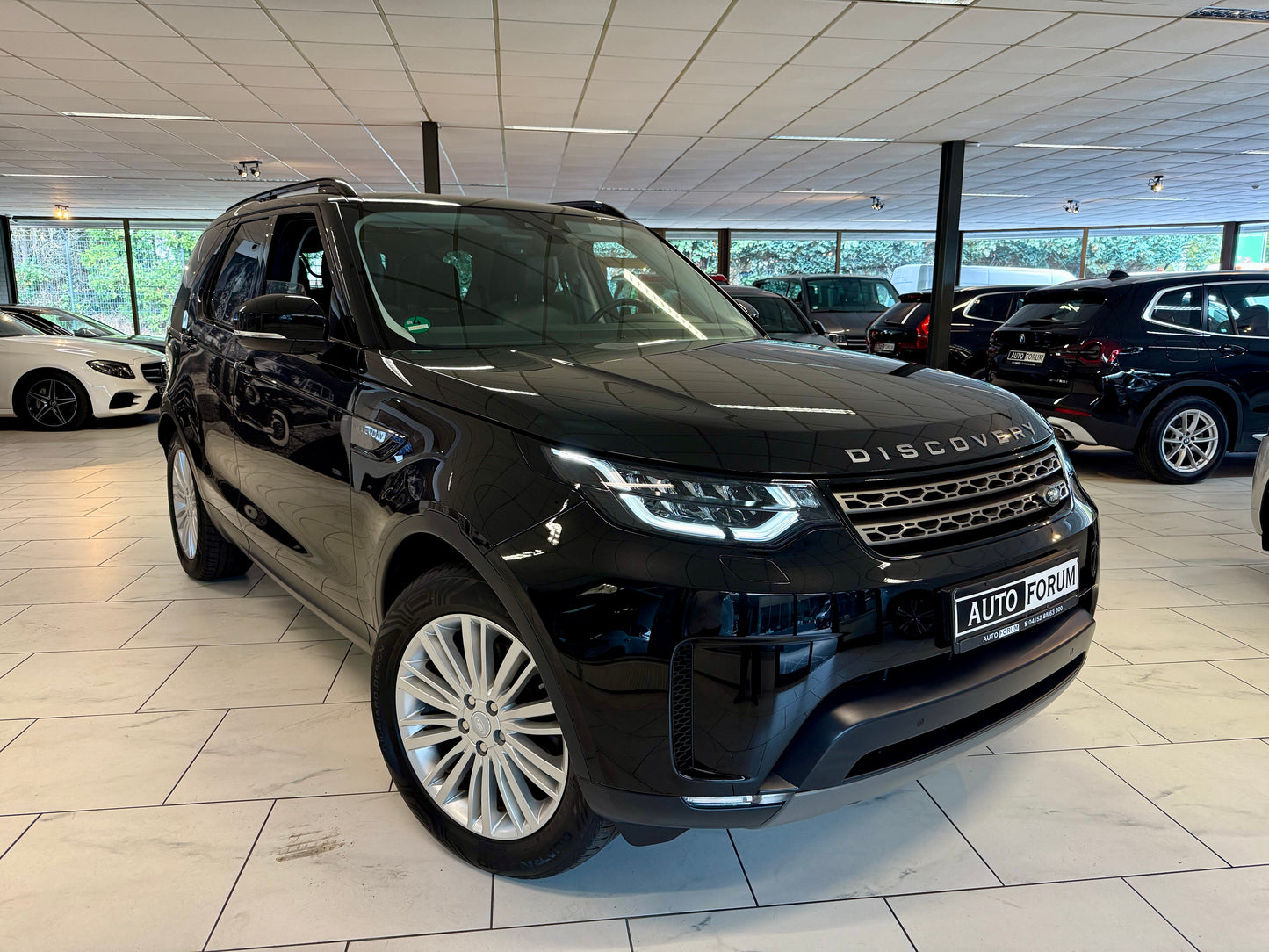 Land Rover Discovery 3.0 D LEDER AHK LED LUFT PANO CAM SHZ