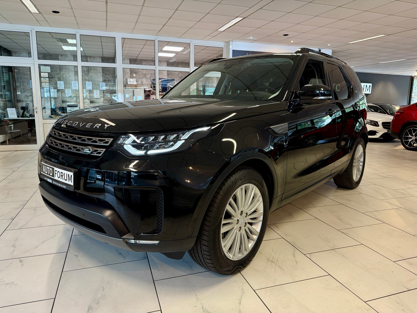Land Rover Discovery 3.0 D LEDER AHK LED LUFT PANO CAM SHZ