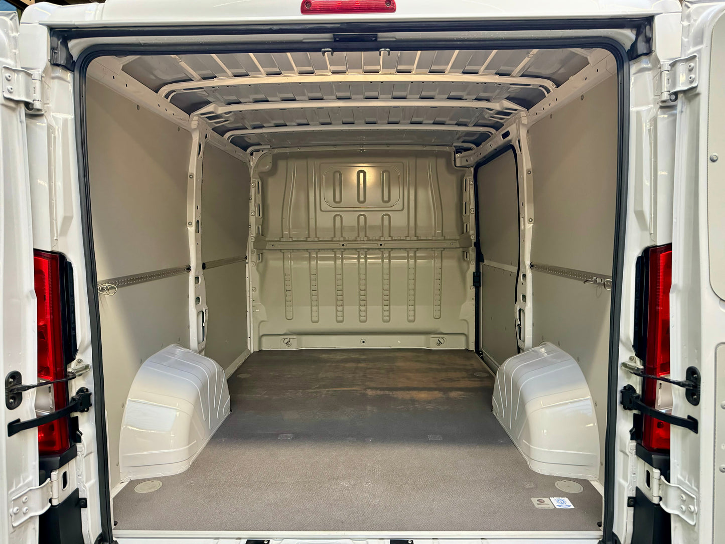 Fiat Ducato 2.3 JTD L1H1 130 3,0t VOLLVERKLEIDET
