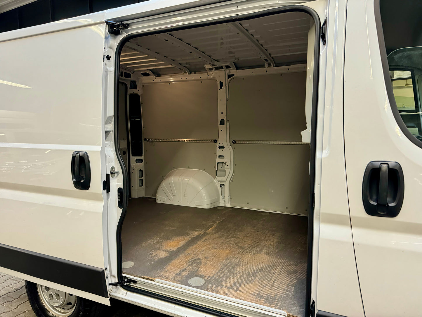 Fiat Ducato 2.3 JTD L1H1 130 3,0t VOLLVERKLEIDET