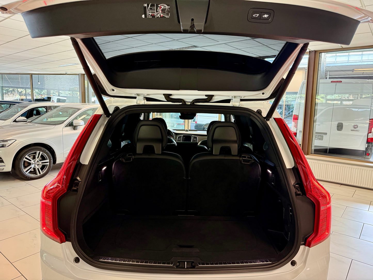 Volvo XC90 T5 AWD R-DESIGN 7STZ NAPPA B&W STNDHZG LUFT